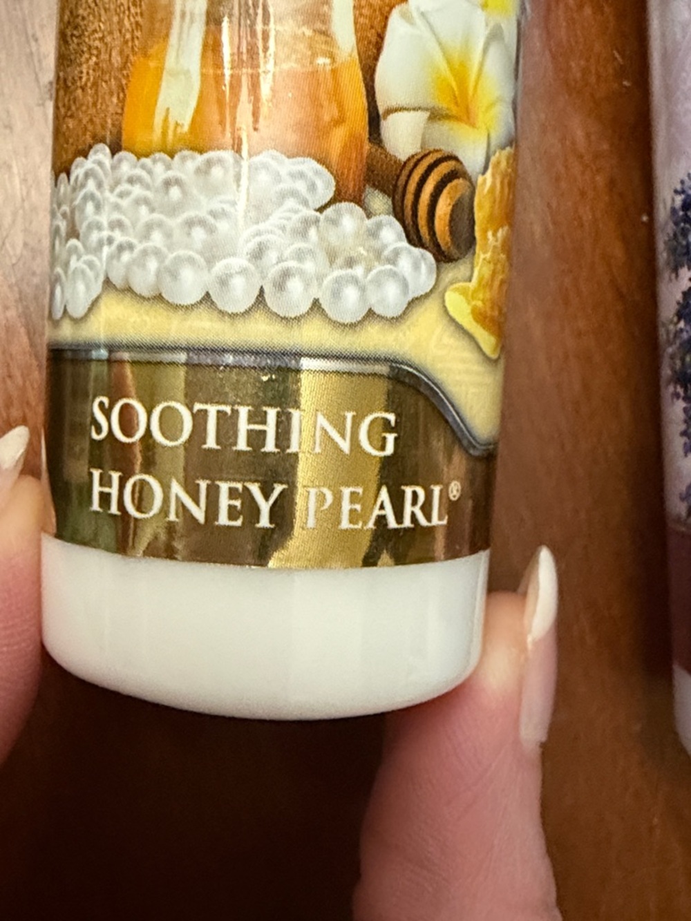 Collagen Massage Lotion - Lavender & Honey Pearl Scents (Purple, White, Cream) - Picture 5 of 8